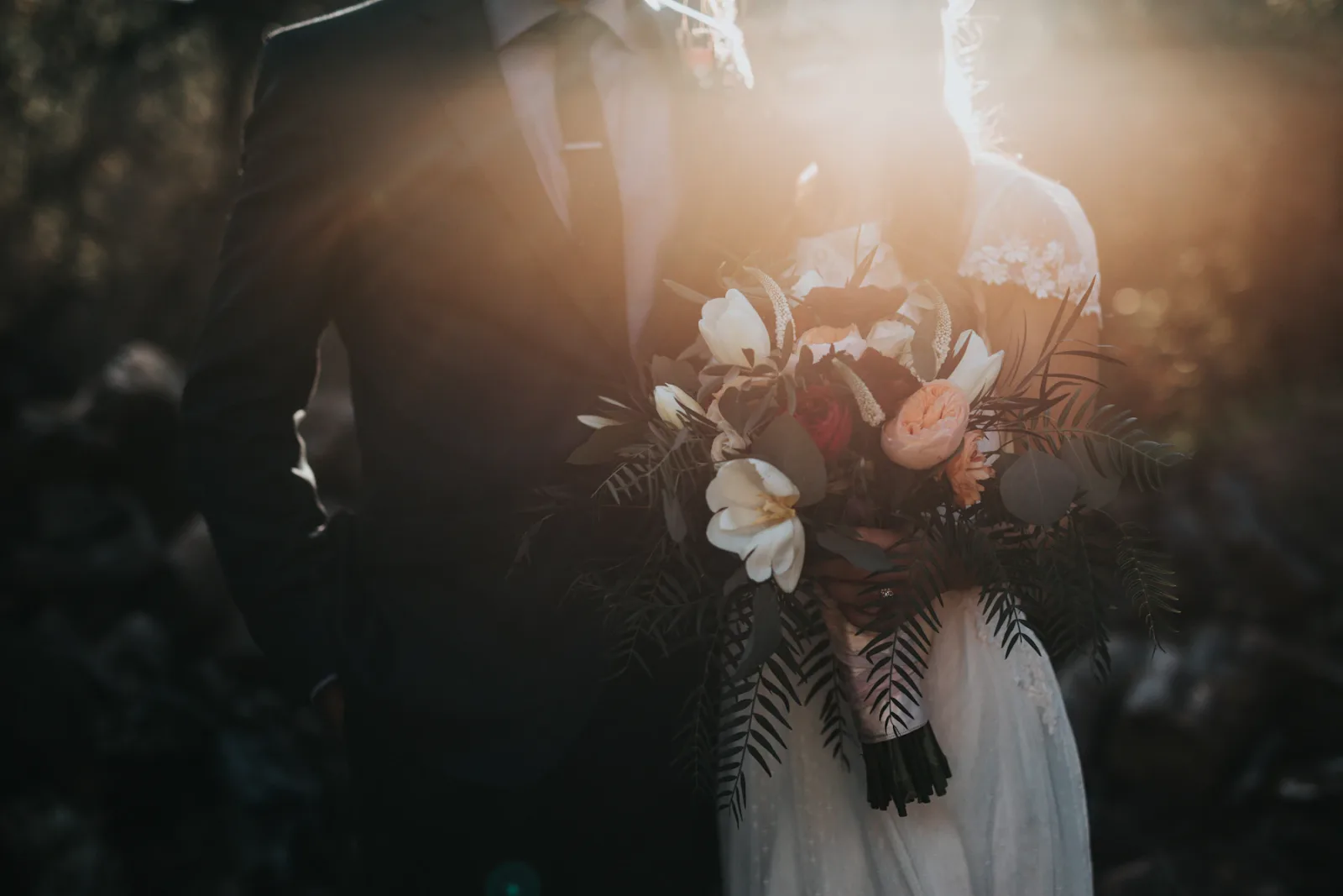 A bouquet in warm light, editorial reference